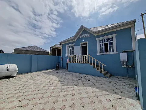 Satılır 4 otaqlı həyət evi 100 m²