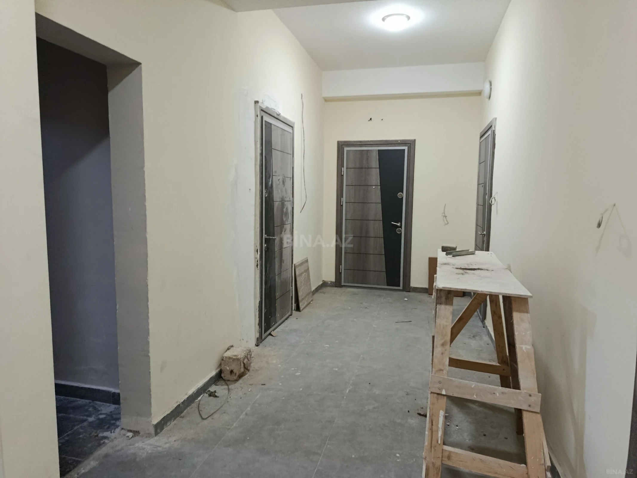 Satılır 2 otaqlı mənzil 125 m²