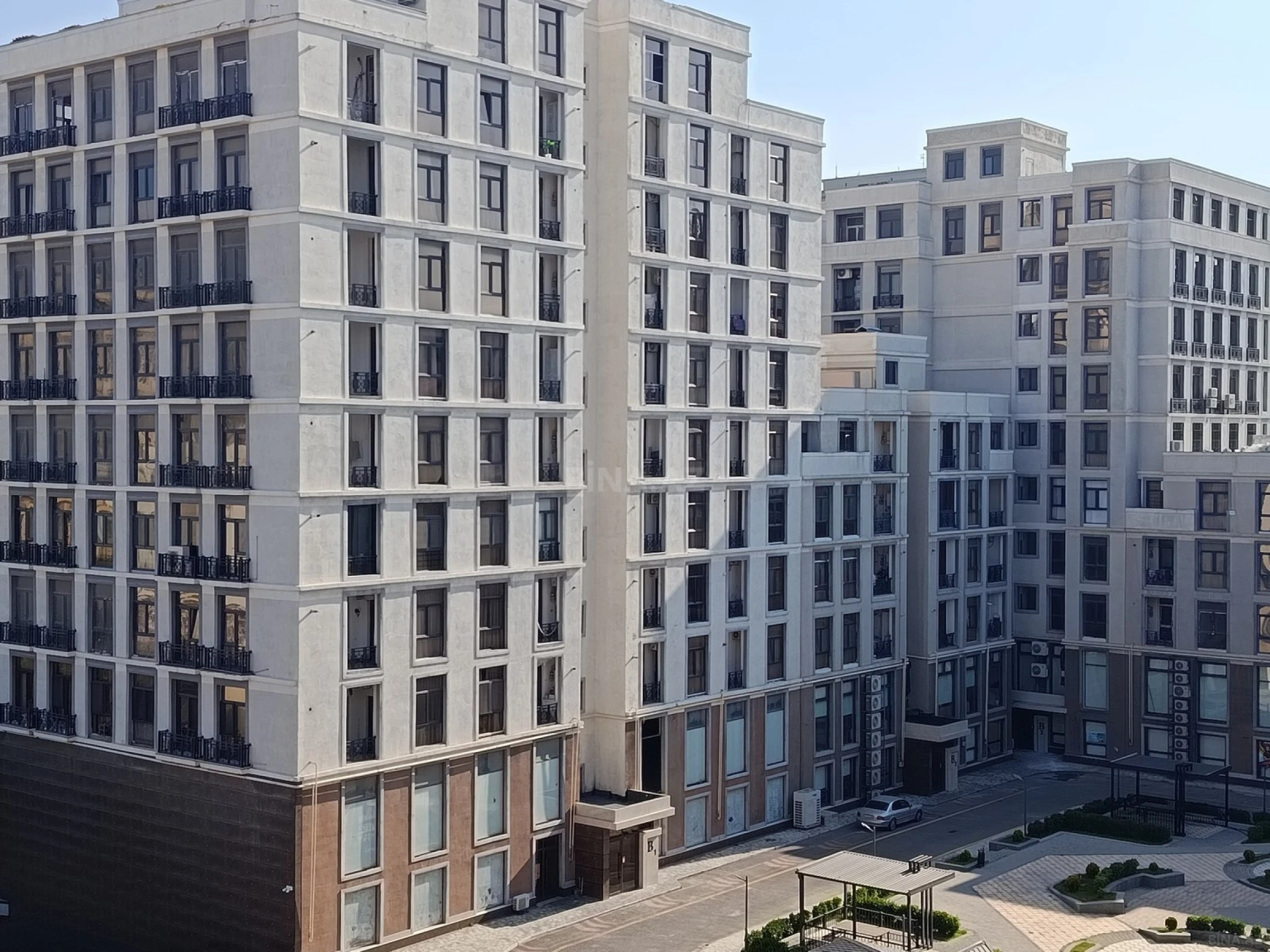 Satılır 2 otaqlı mənzil 125 m²