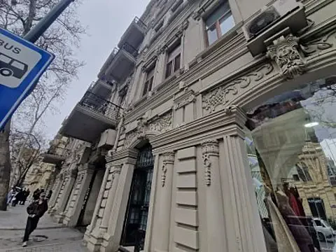 Satılır 5 otaqlı mənzil 220 m² — Bakı, Sahil qəs. 5 otaq 220.00 m²