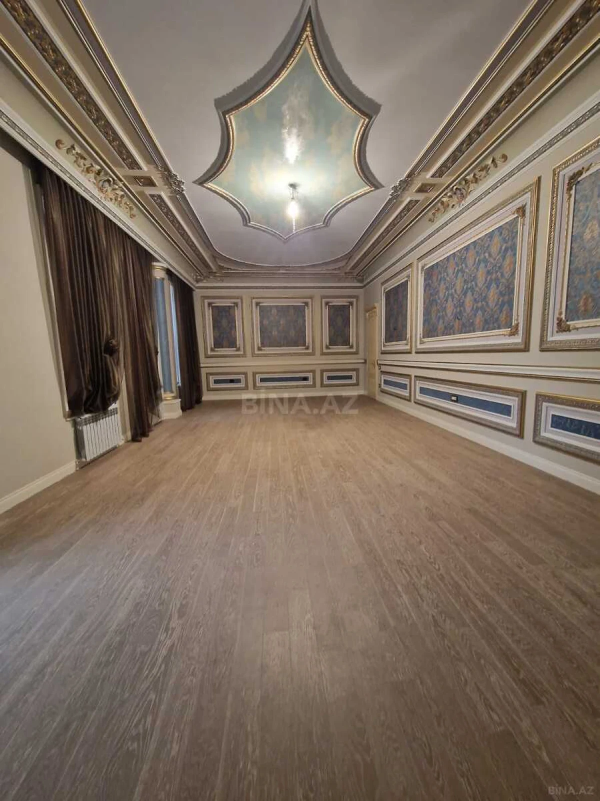 Satılır 5 otaqlı mənzil 220 m²