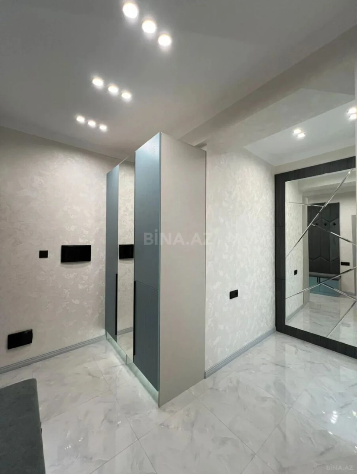 Satılır 2 otaqlı mənzil 65 m²