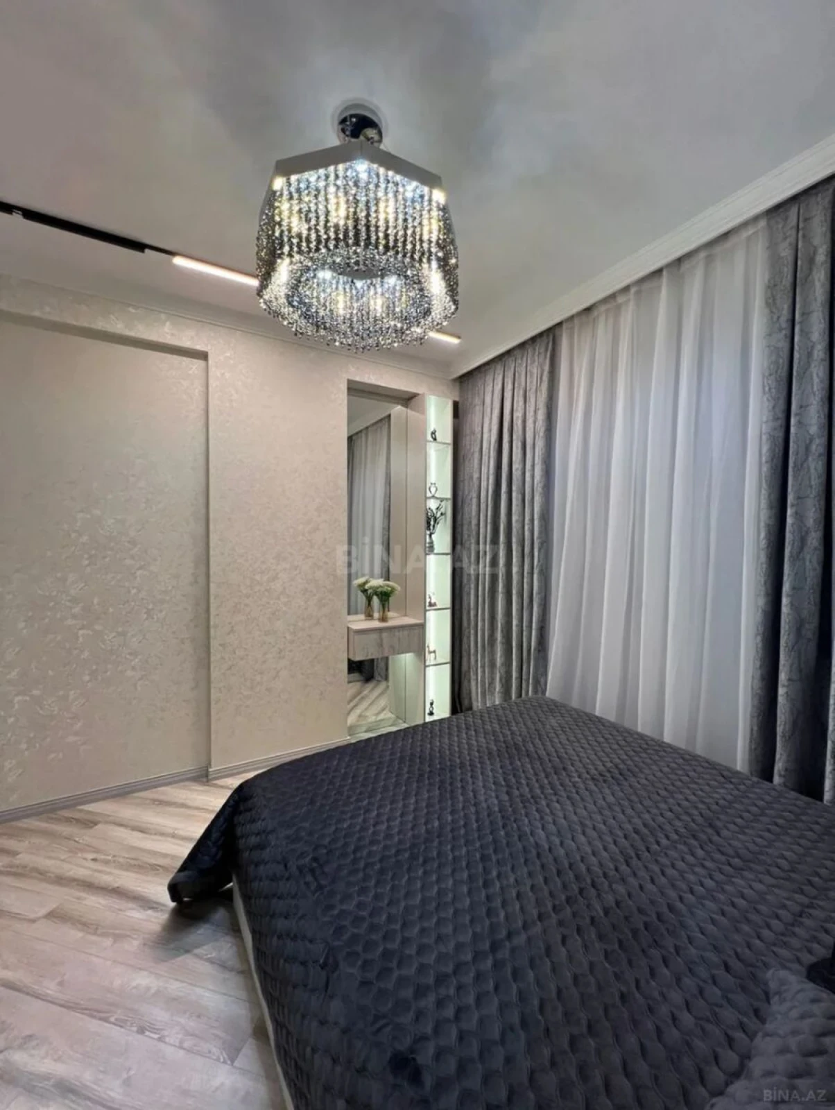 Satılır 2 otaqlı mənzil 65 m²