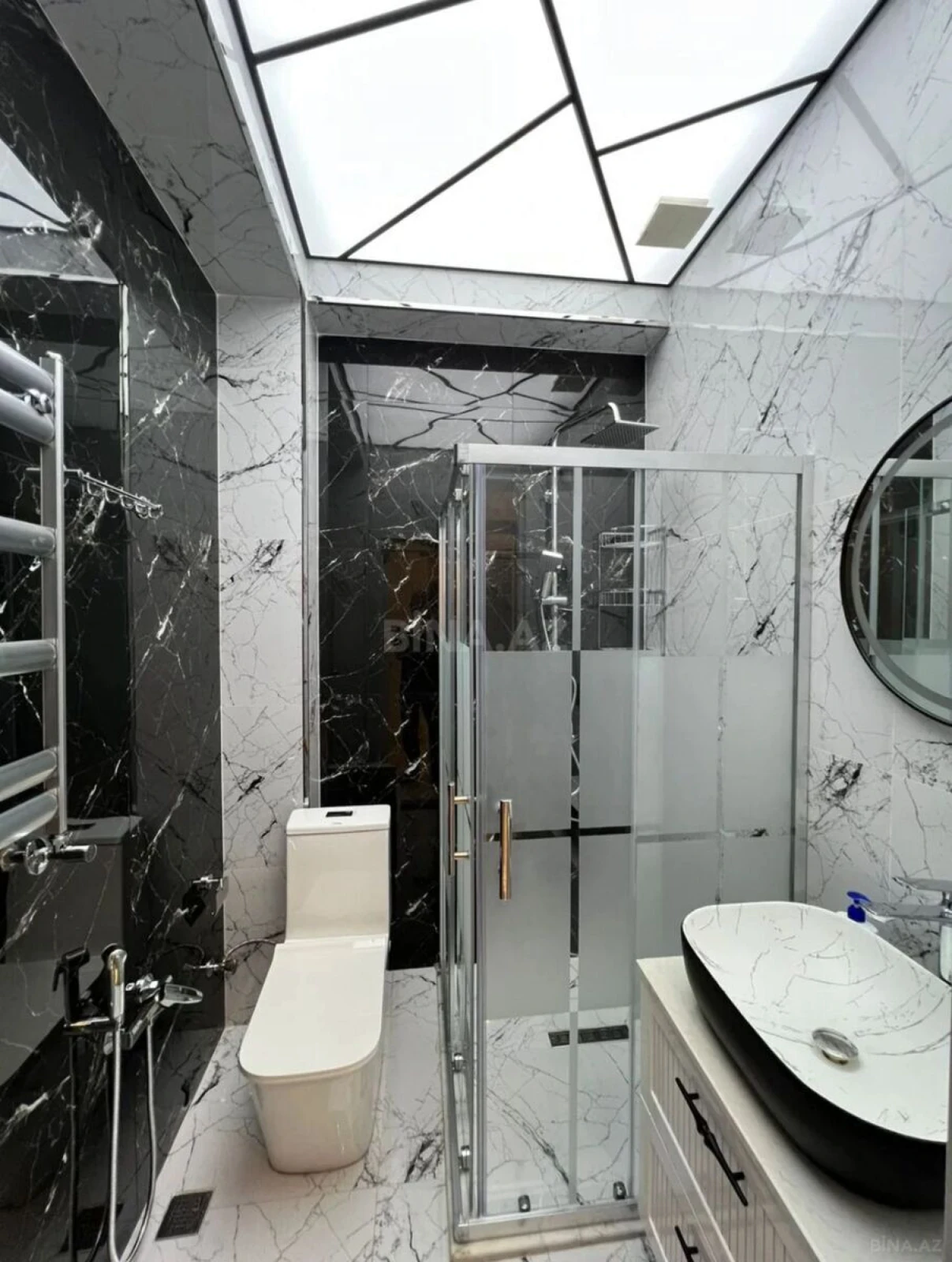 Satılır 2 otaqlı mənzil 65 m²