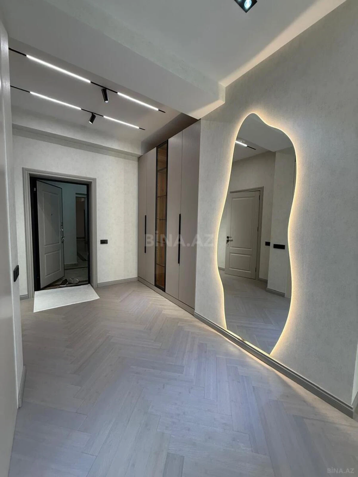 Satılır 2 otaqlı mənzil 70 m²