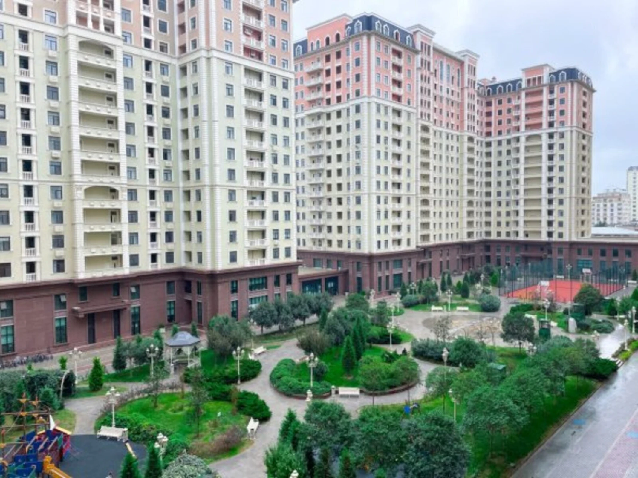 Satılır 2 otaqlı mənzil 70 m²