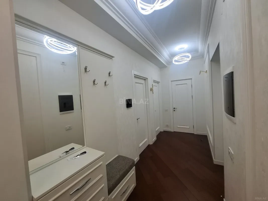 Kirayə verilir 2 otaqlı mənzil 85 m²