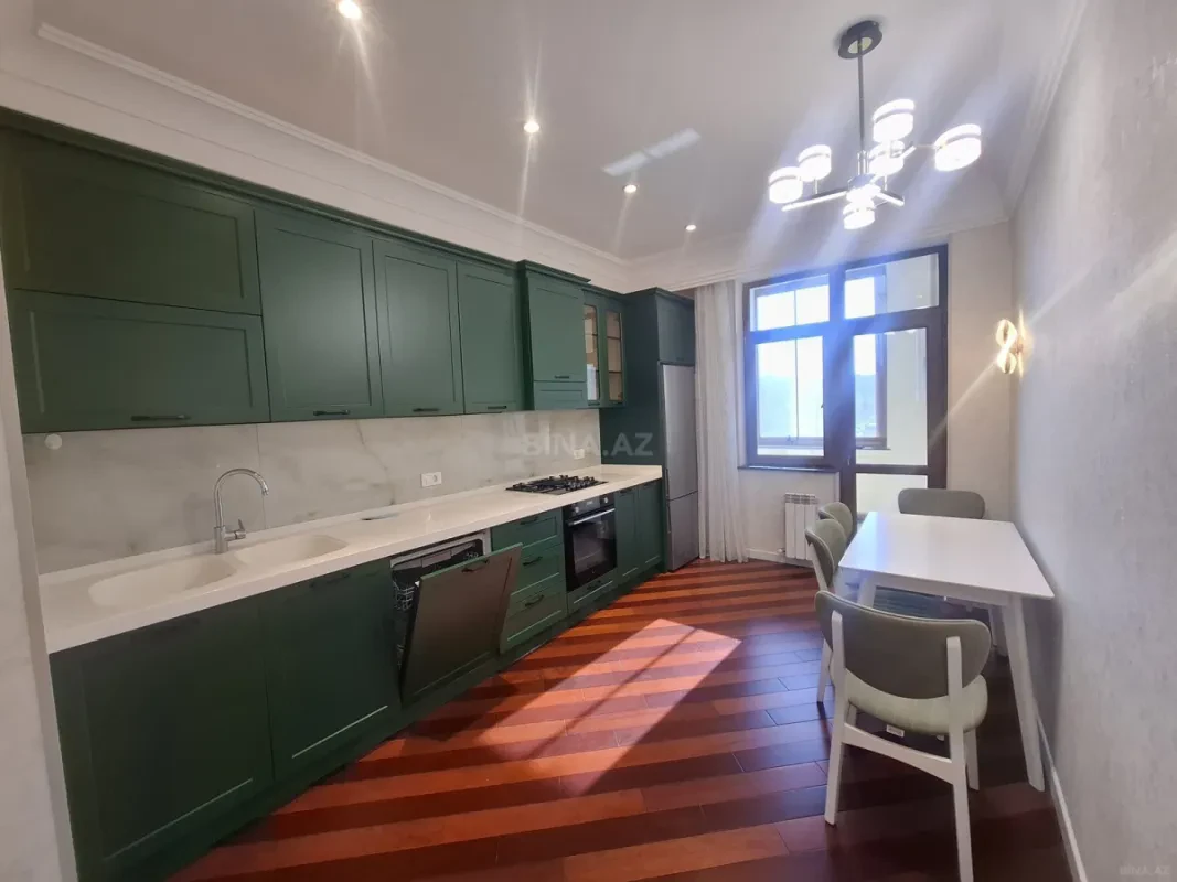 Kirayə verilir 2 otaqlı mənzil 85 m²