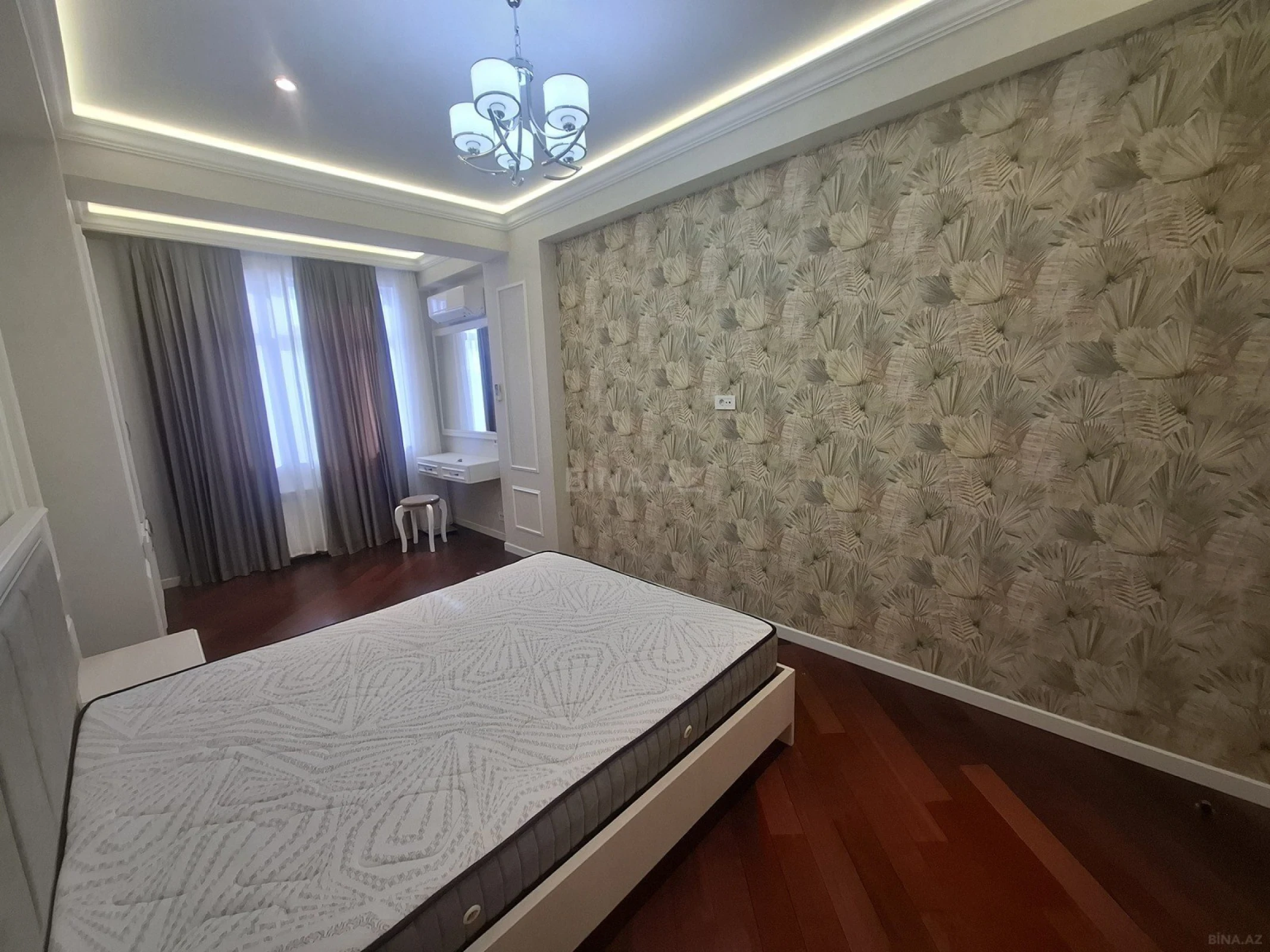 Kirayə verilir 2 otaqlı mənzil 85 m²