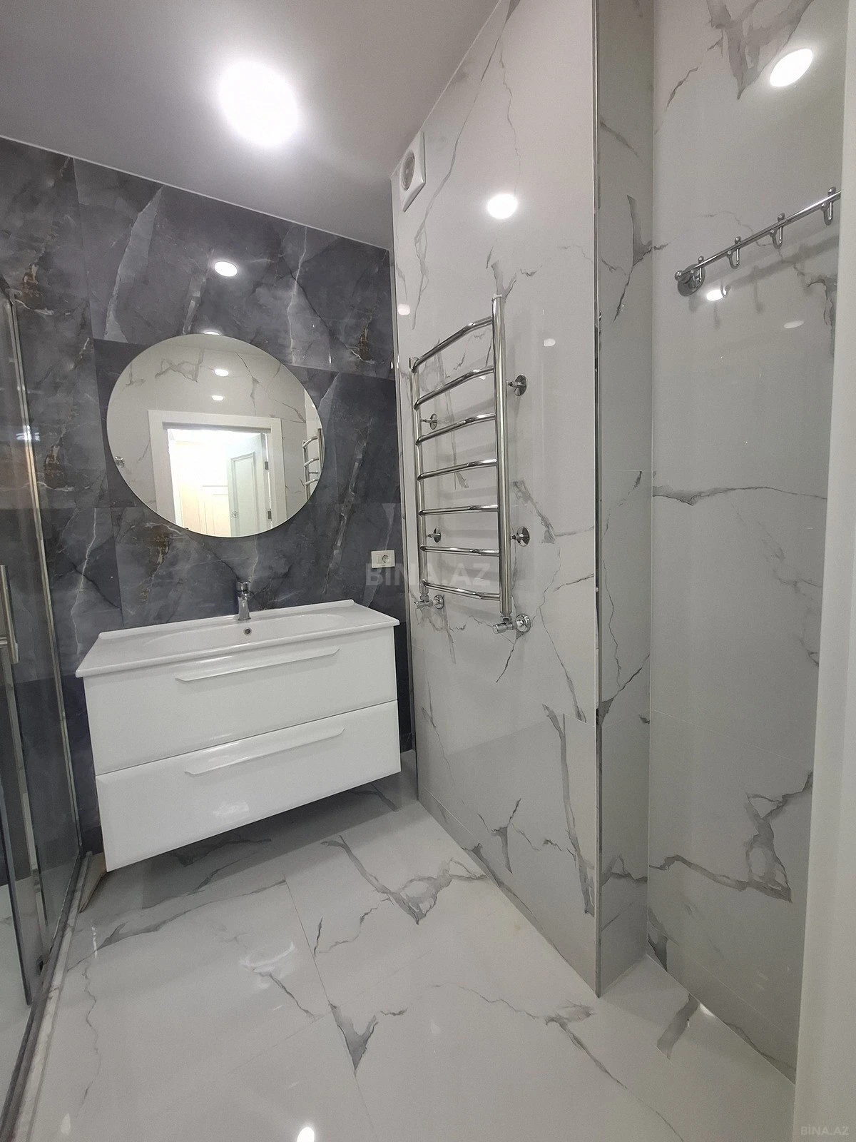 Kirayə verilir 2 otaqlı mənzil 85 m²