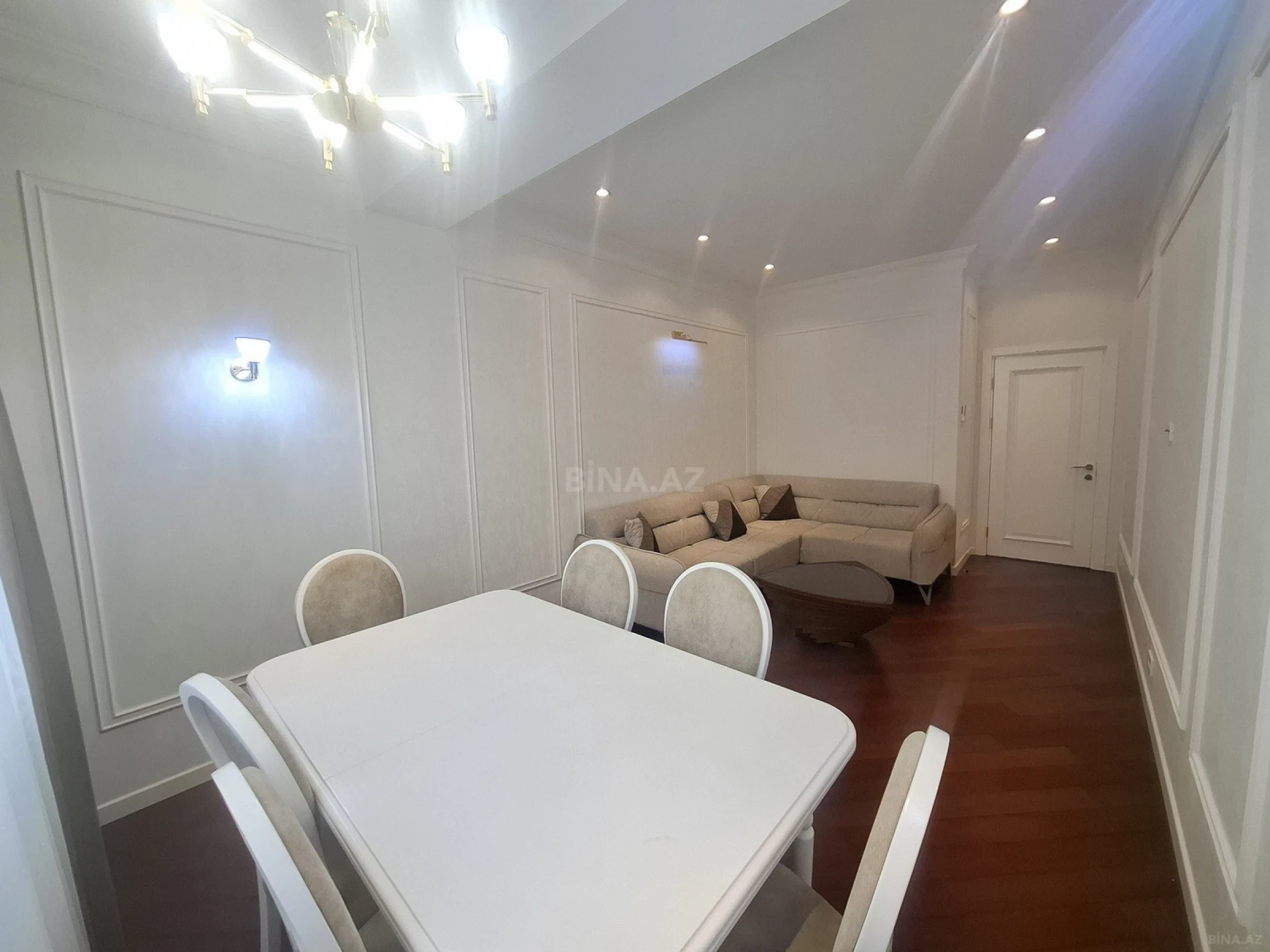 Kirayə verilir 2 otaqlı mənzil 85 m²