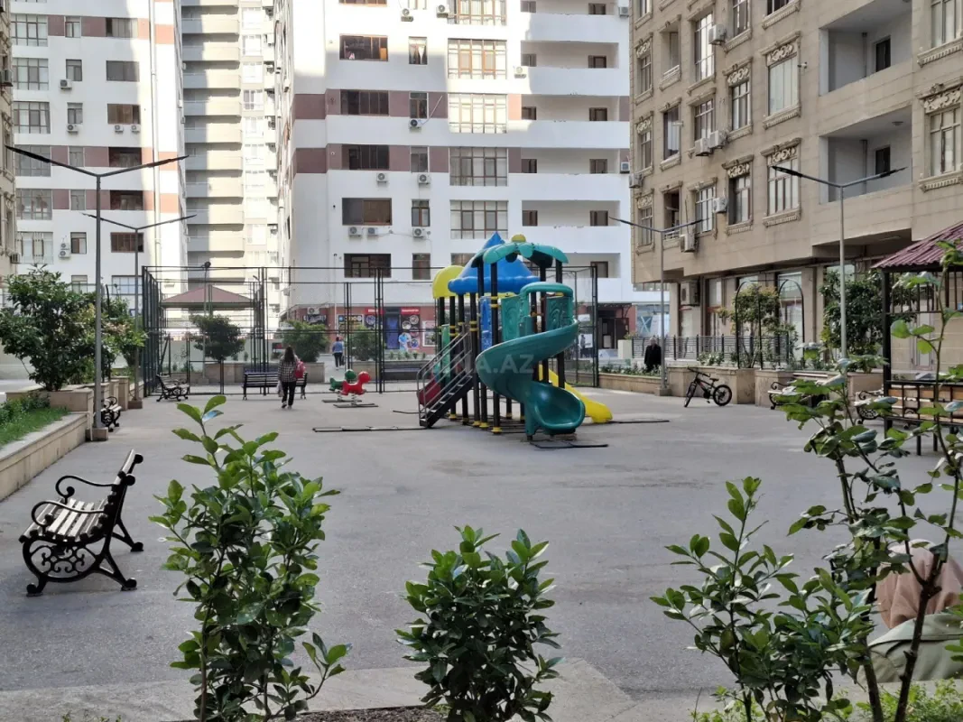 Kirayə verilir 2 otaqlı mənzil 85 m²
