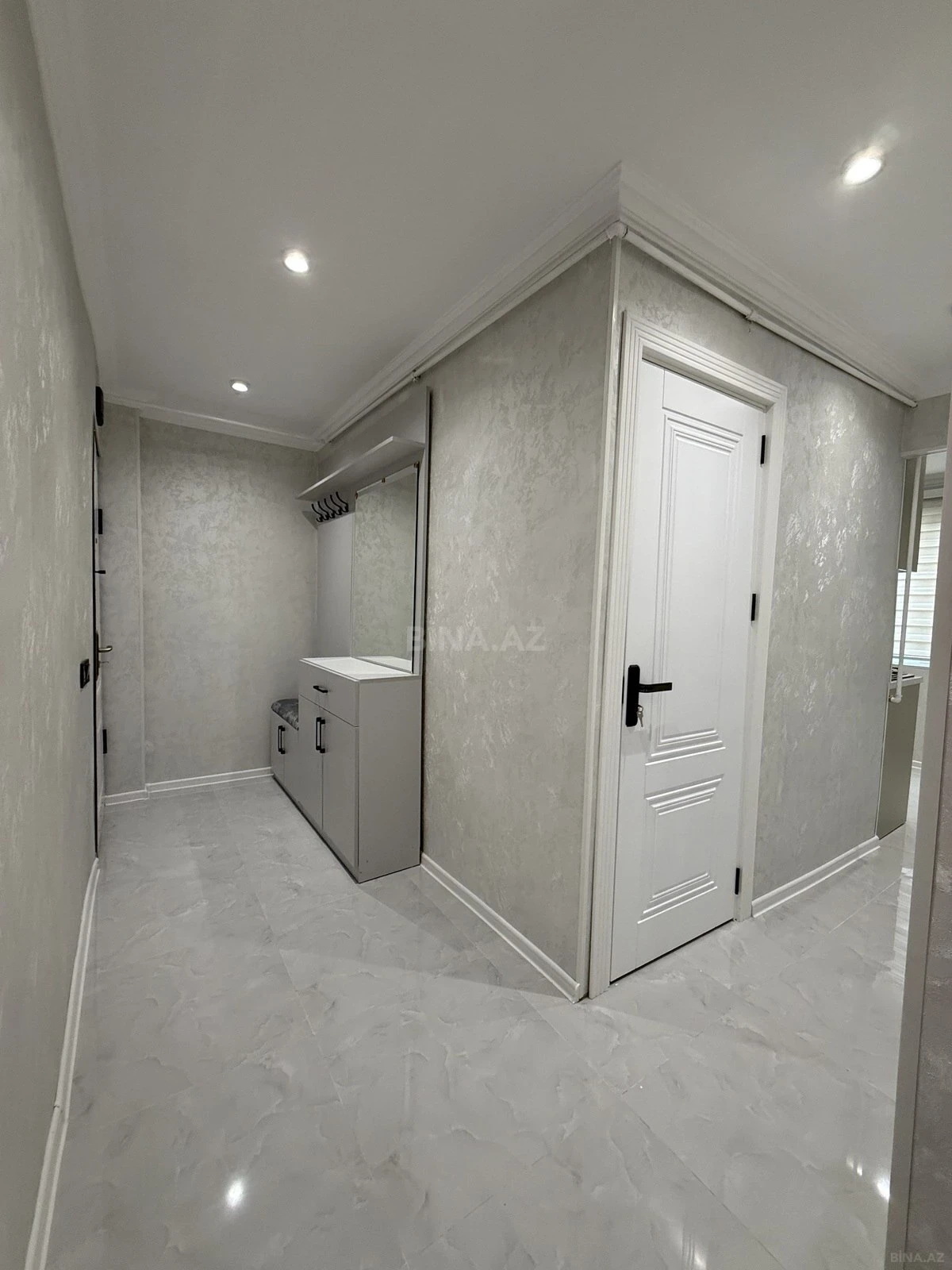 Satılır 2 otaqlı mənzil 55 m²