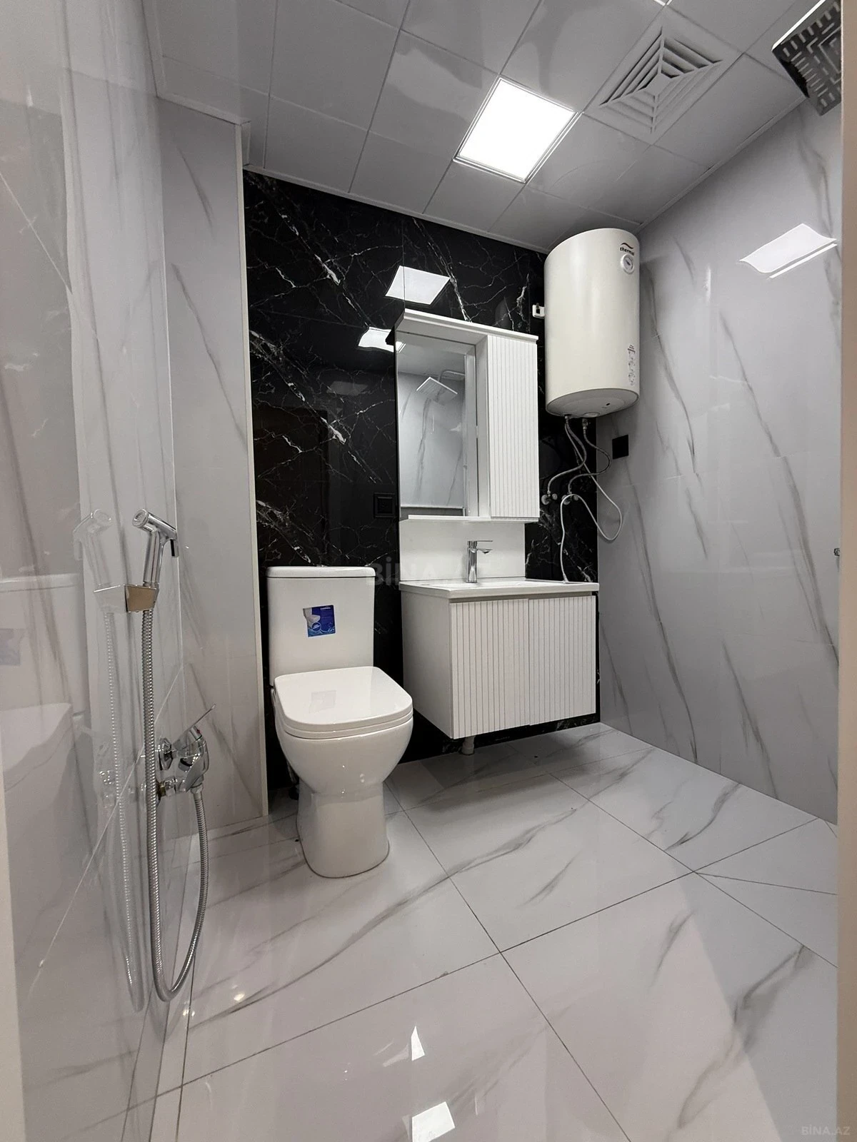 Satılır 2 otaqlı mənzil 55 m²