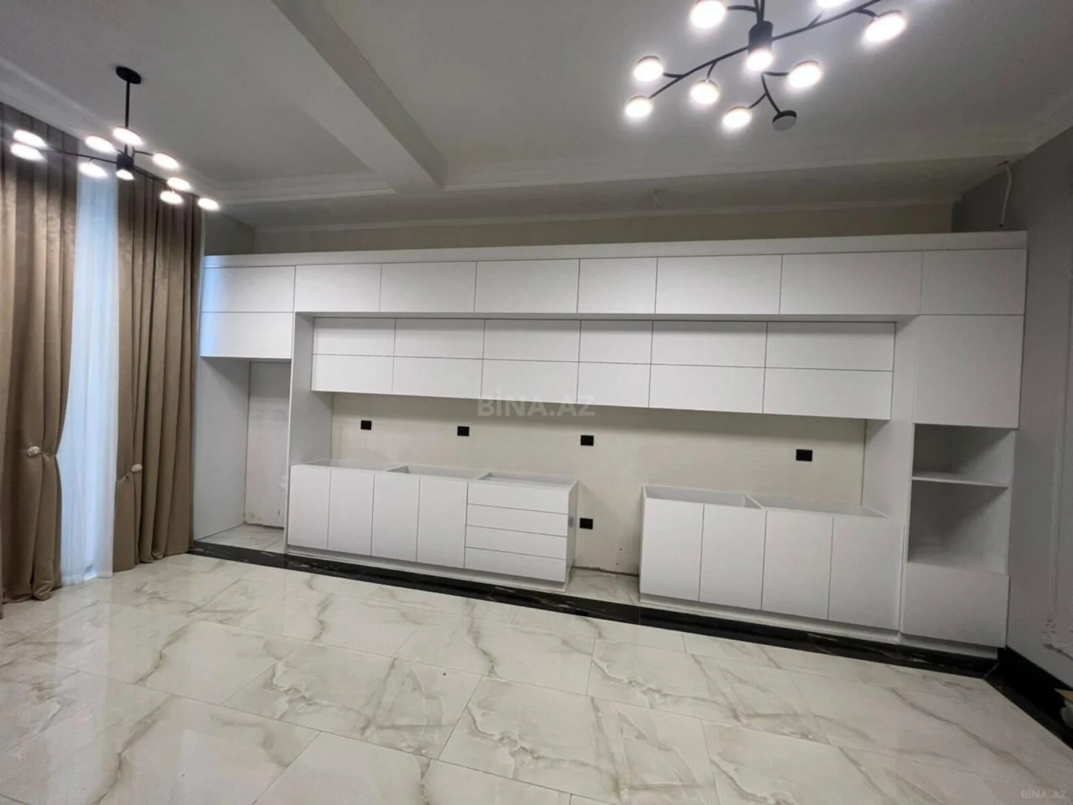 Satılır 6 otaqlı həyət evi 370 m²