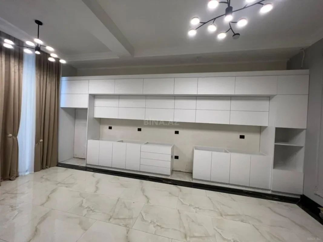 Satılır 6 otaqlı həyət evi 370 m²