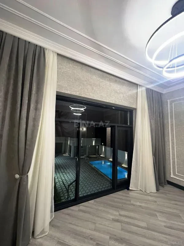 Satılır 6 otaqlı həyət evi 370 m²