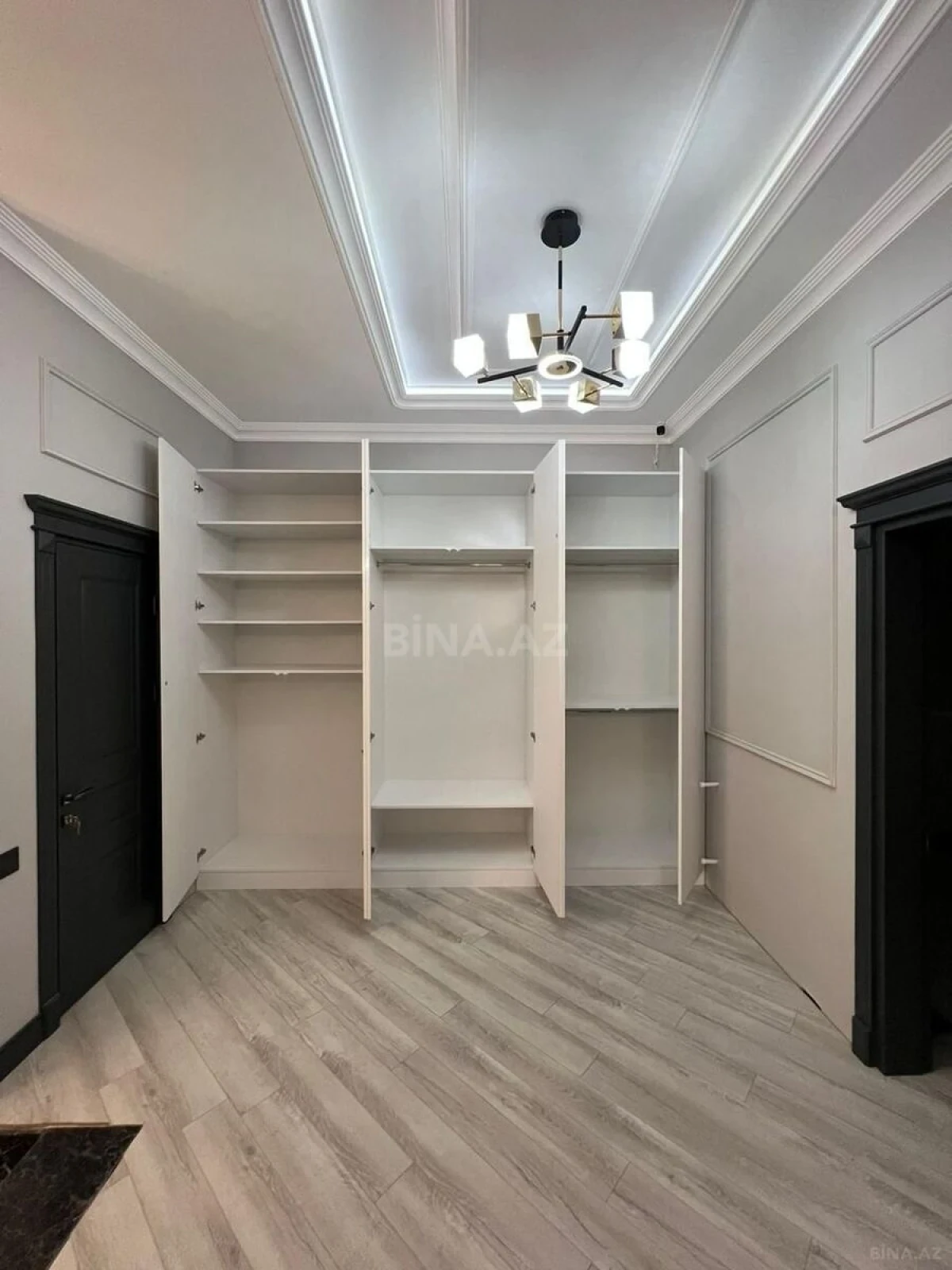 Satılır 6 otaqlı həyət evi 370 m²