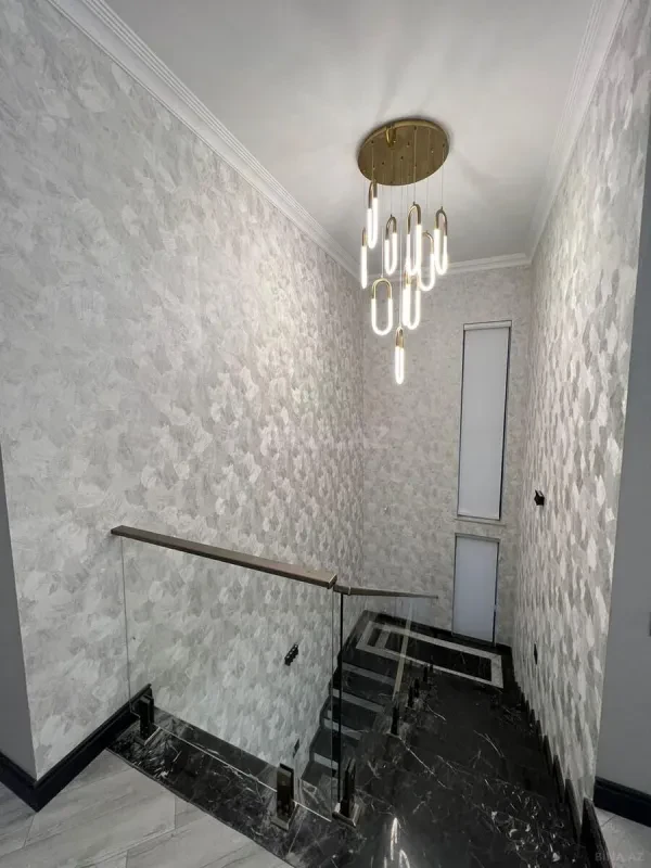 Satılır 6 otaqlı həyət evi 370 m²