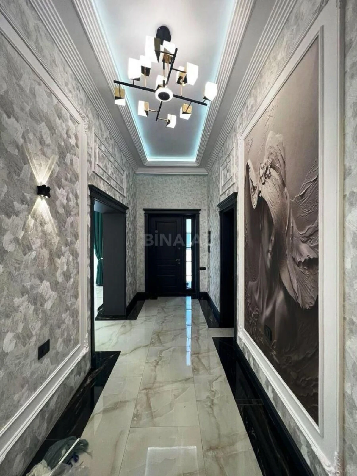 Satılır 6 otaqlı həyət evi 370 m²