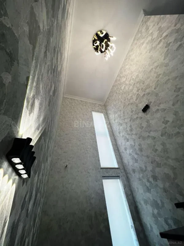 Satılır 6 otaqlı həyət evi 370 m²