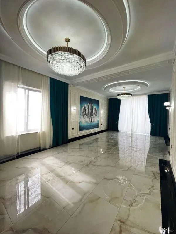 Satılır 6 otaqlı həyət evi 370 m²