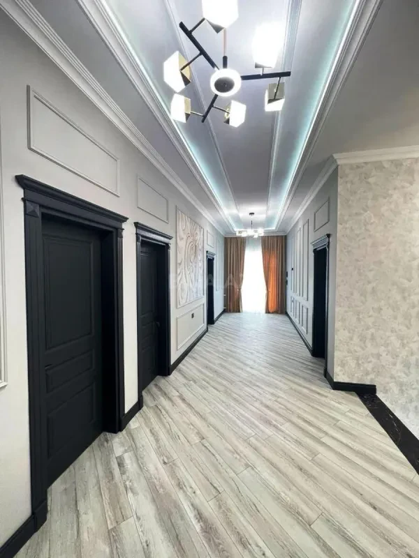 Satılır 6 otaqlı həyət evi 370 m²