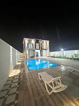 Satılır 6 otaqlı həyət evi 370 m²