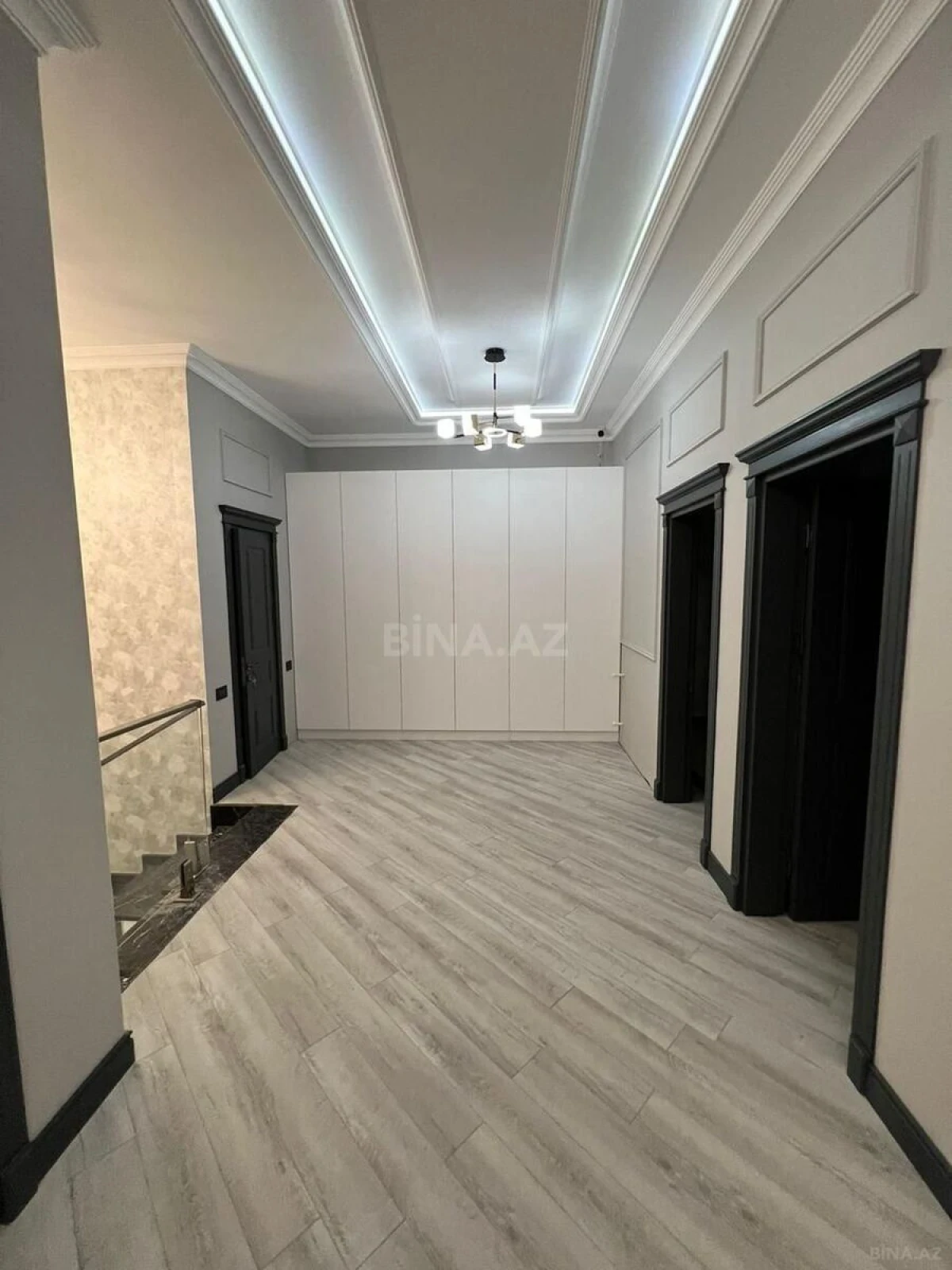 Satılır 6 otaqlı həyət evi 370 m²