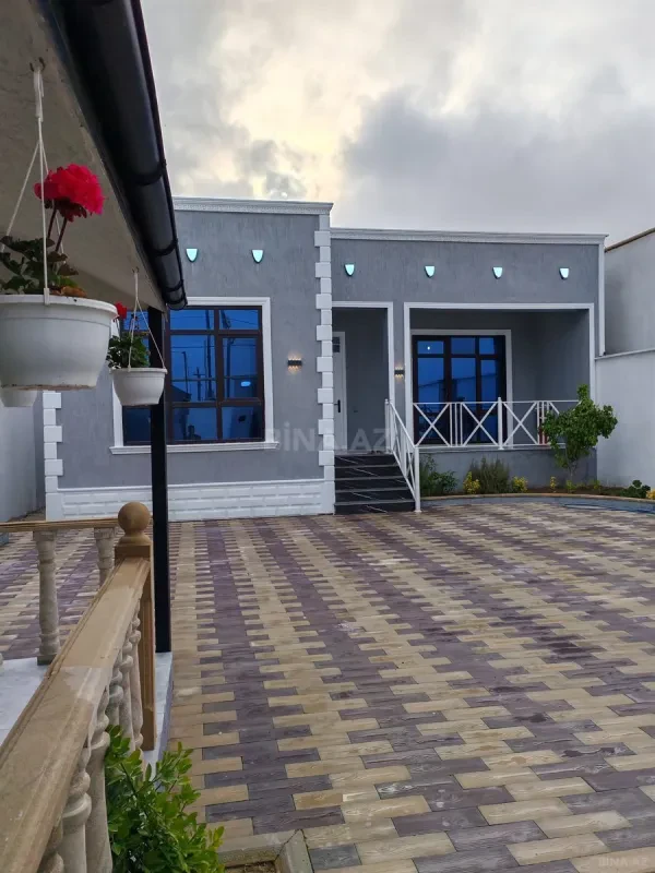 Satılır 4 otaqlı həyət evi 135 m²
