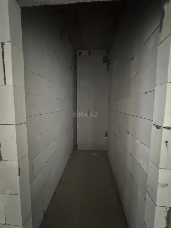 Satılır 4 otaqlı mənzil 212 m²