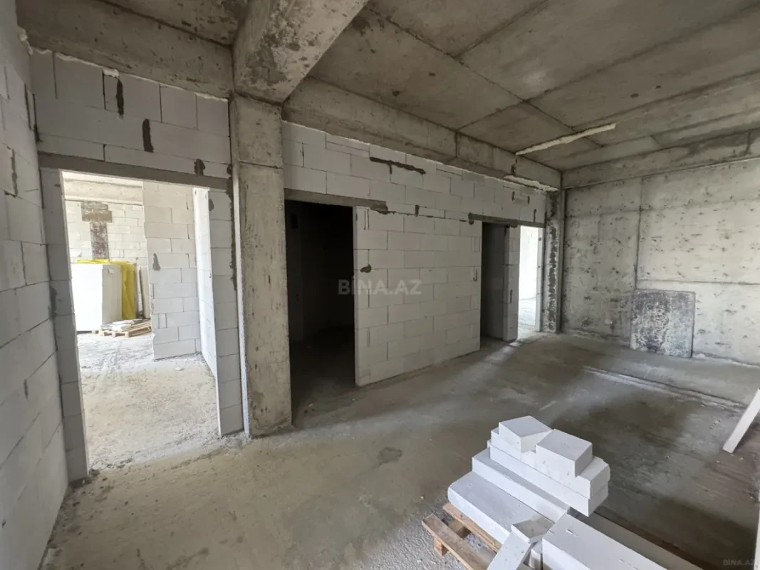 Satılır 4 otaqlı mənzil 212 m²