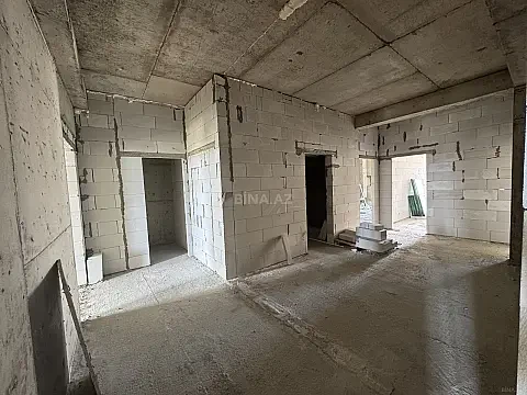 Satılır 4 otaqlı mənzil 212 m²