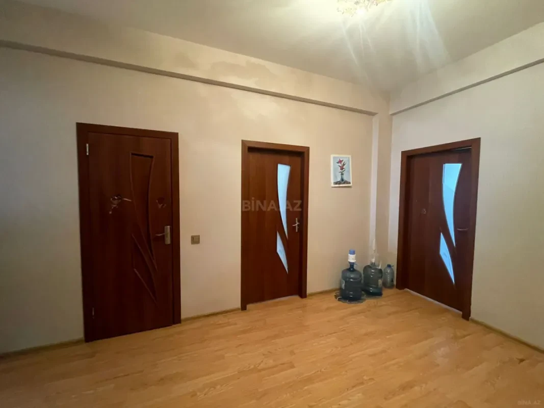 Satılır 3 otaqlı mənzil 108 m²