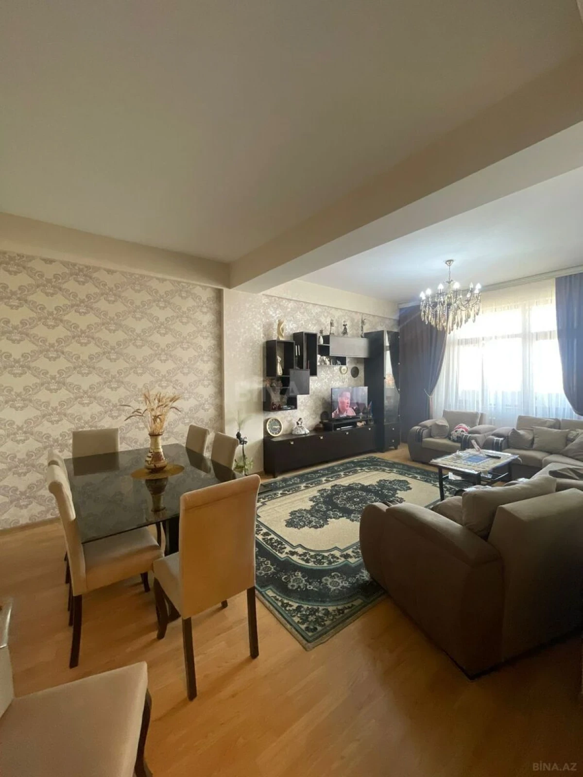 Satılır 3 otaqlı mənzil 108 m²