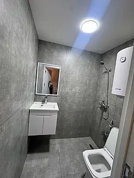 Kirayə verilir 2 otaqlı mənzil 45 m²
