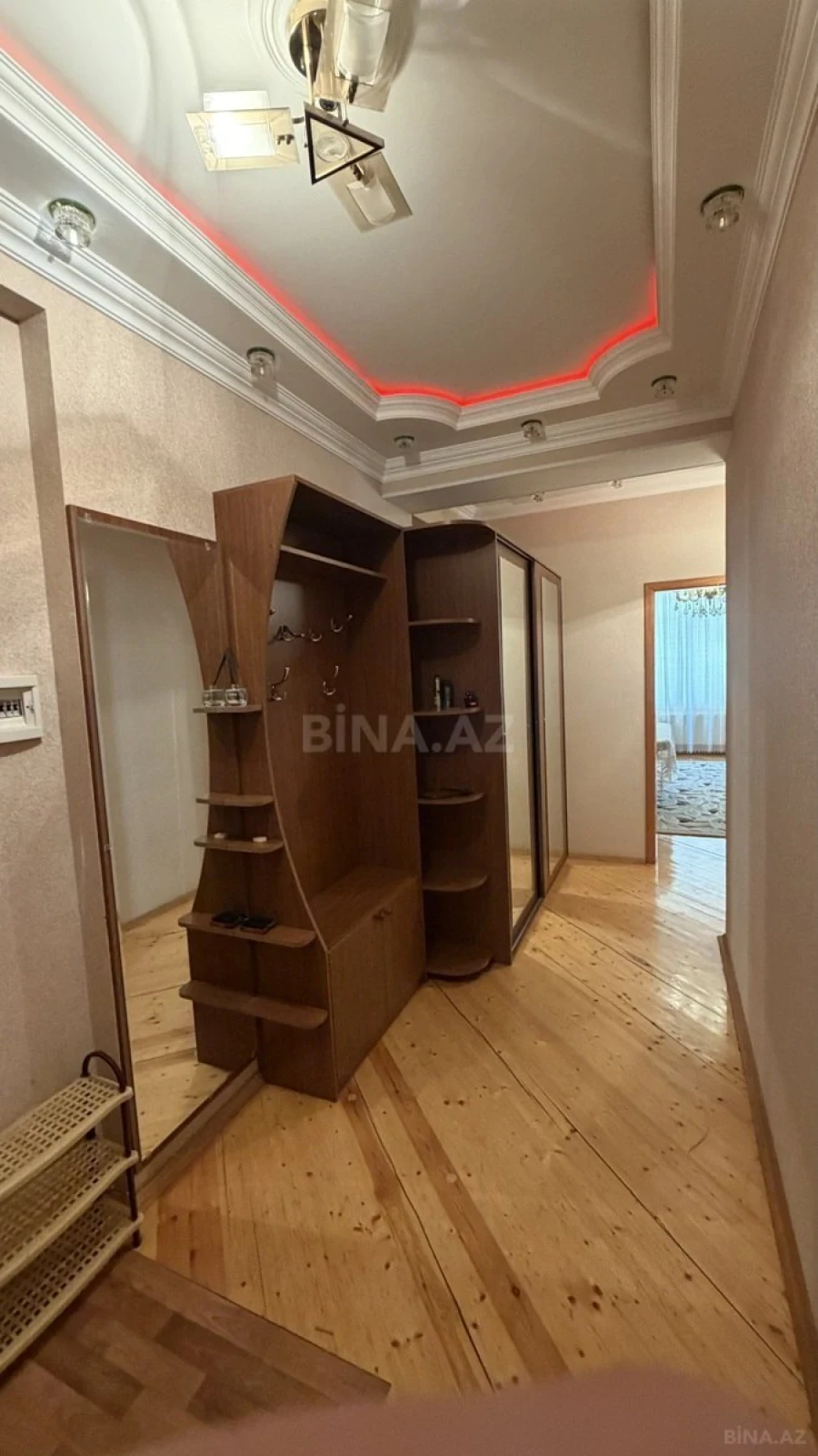 Kirayə verilir 2 otaqlı mənzil 75 m²