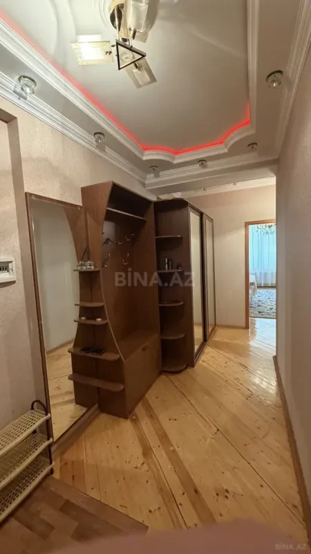 Kirayə verilir 2 otaqlı mənzil 75 m²