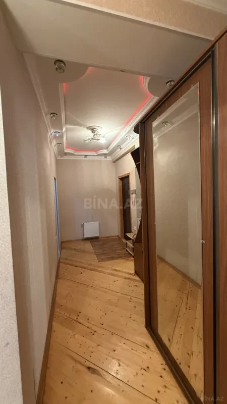 Kirayə verilir 2 otaqlı mənzil 75 m²
