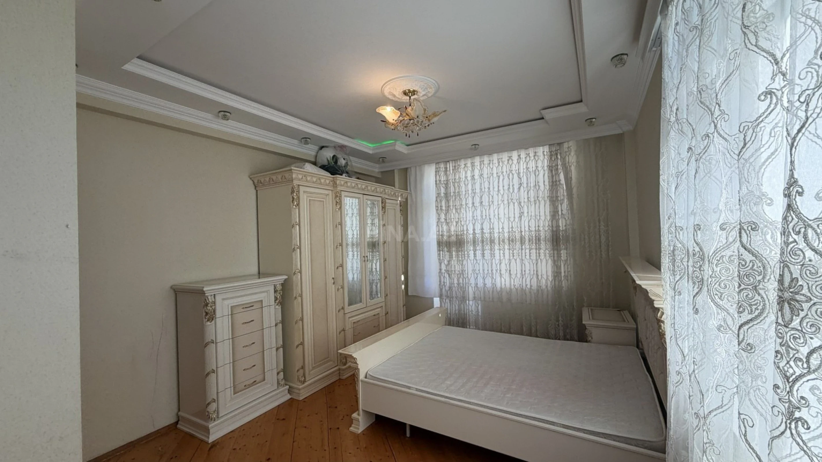 Kirayə verilir 2 otaqlı mənzil 75 m²