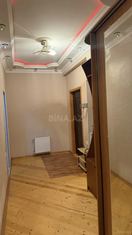 Kirayə verilir 2 otaqlı mənzil 75 m²