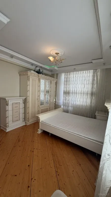 Kirayə verilir 2 otaqlı mənzil 75 m²