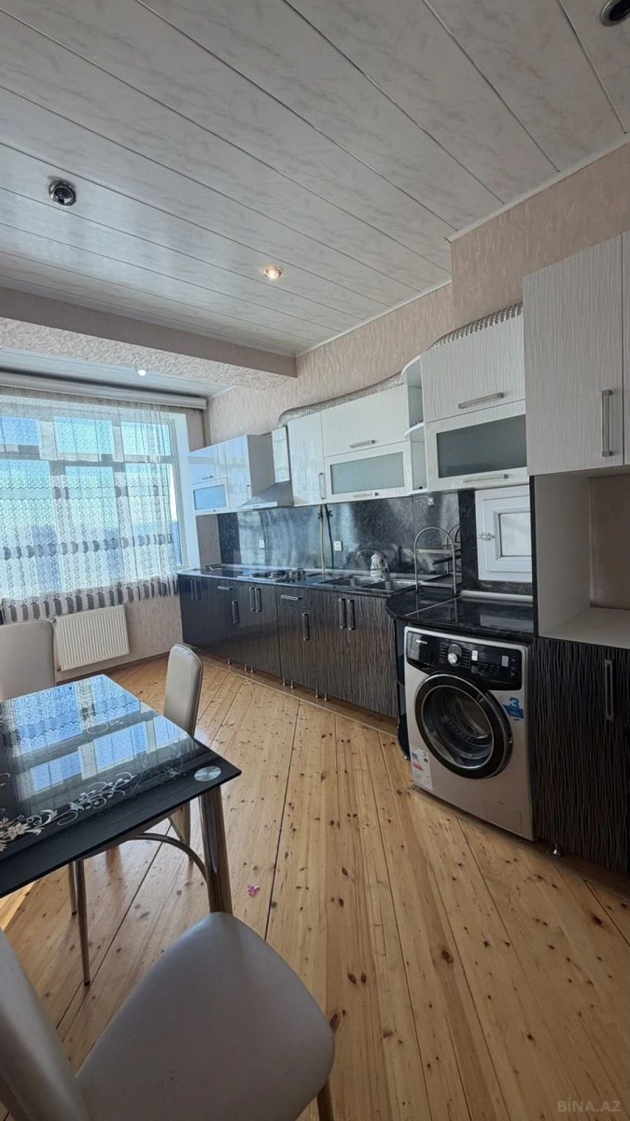 Kirayə verilir 2 otaqlı mənzil 75 m²