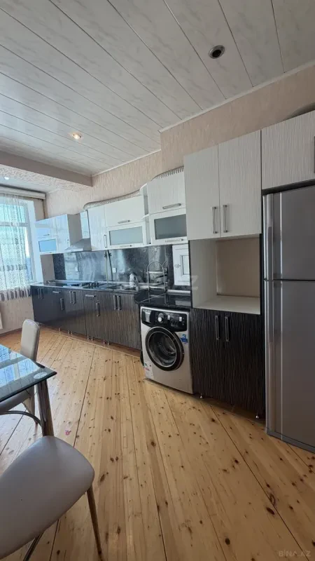 Kirayə verilir 2 otaqlı mənzil 75 m²