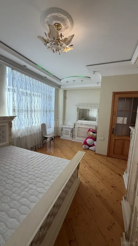 Kirayə verilir 2 otaqlı mənzil 75 m²