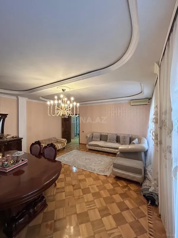 Satılır 4 otaqlı mənzil 100 m²