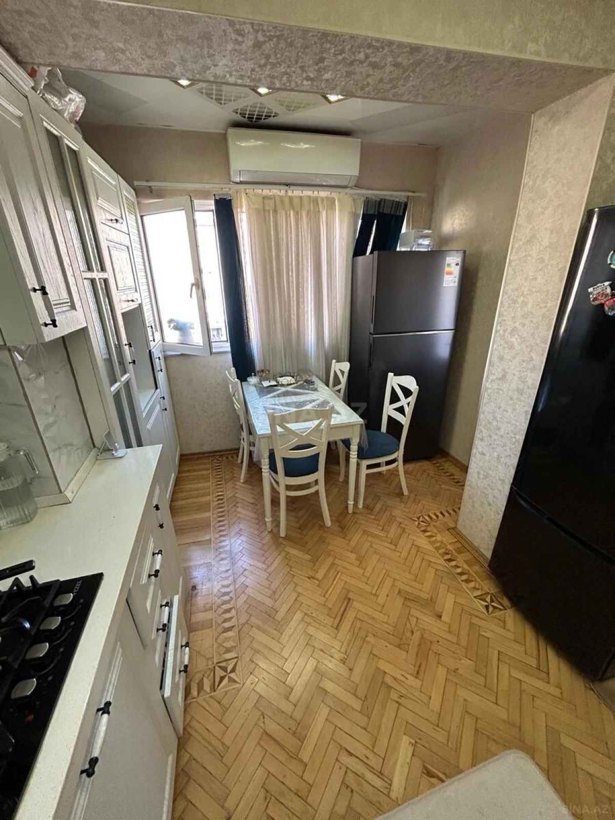 Satılır 4 otaqlı mənzil 100 m²