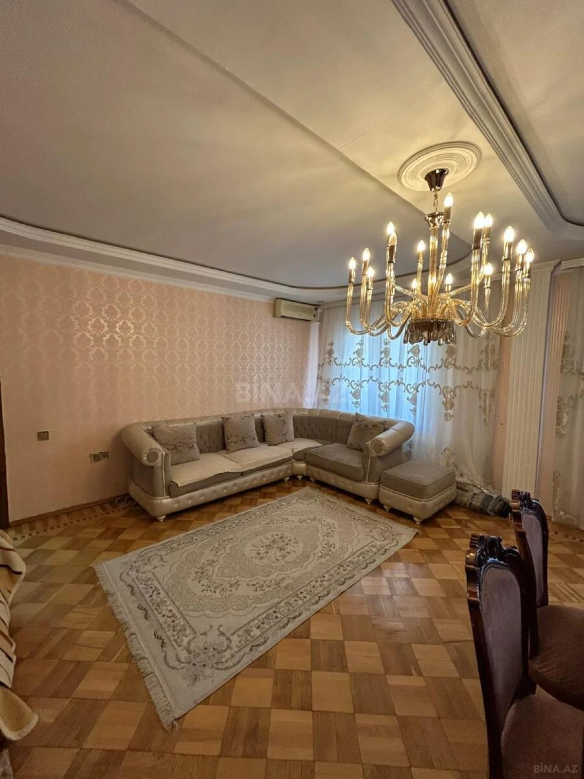 Satılır 4 otaqlı mənzil 100 m²