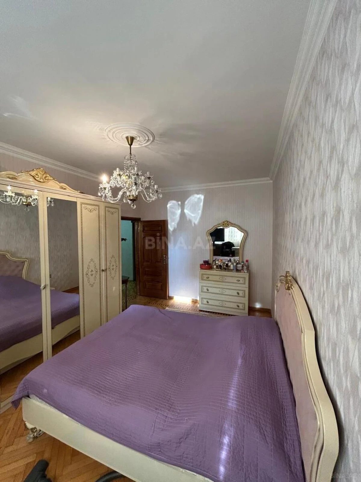 Satılır 4 otaqlı mənzil 100 m²