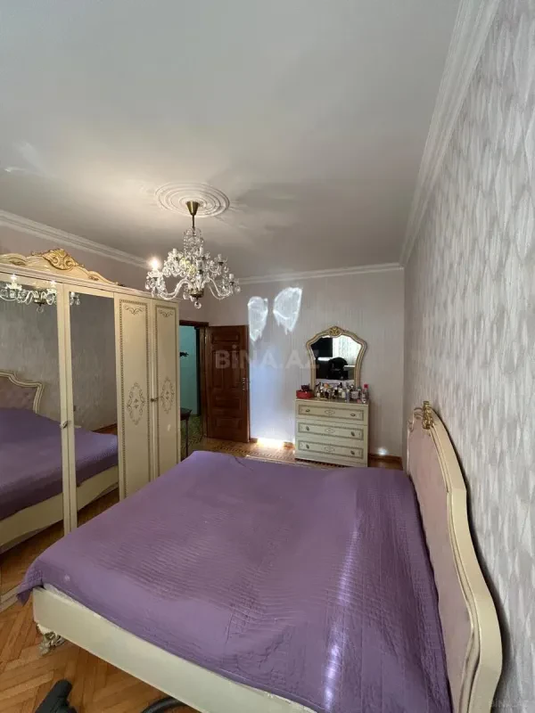 Satılır 4 otaqlı mənzil 100 m²